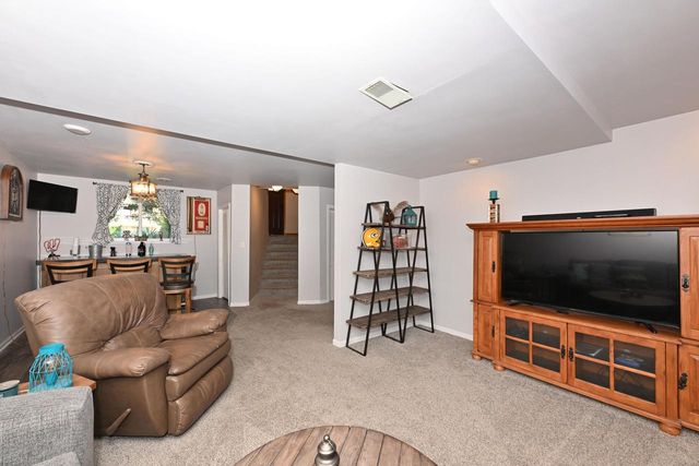 1021 Eton COURT, Hartland, WI 53029