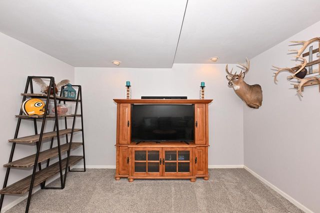 1021 Eton COURT, Hartland, WI 53029