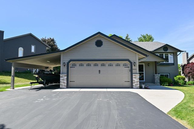 1021 Eton COURT, Hartland, WI 53029