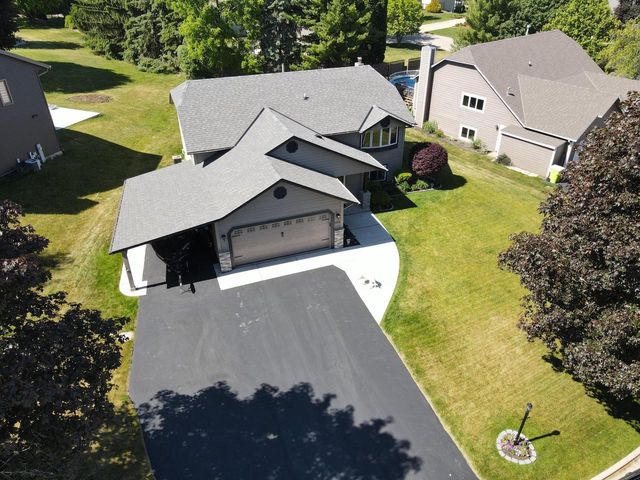 1021 Eton COURT, Hartland, WI 53029