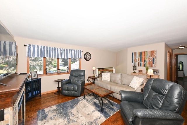 1021 Eton COURT, Hartland, WI 53029