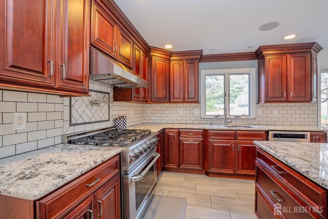 1545 Edly Cove Court, North Brunswick, NJ 08902