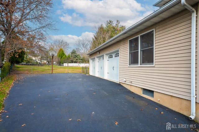 1545 Edly Cove Court, North Brunswick, NJ 08902