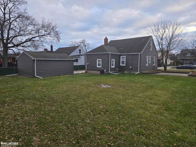 7337 Dale Street, Center Line, MI 48015
