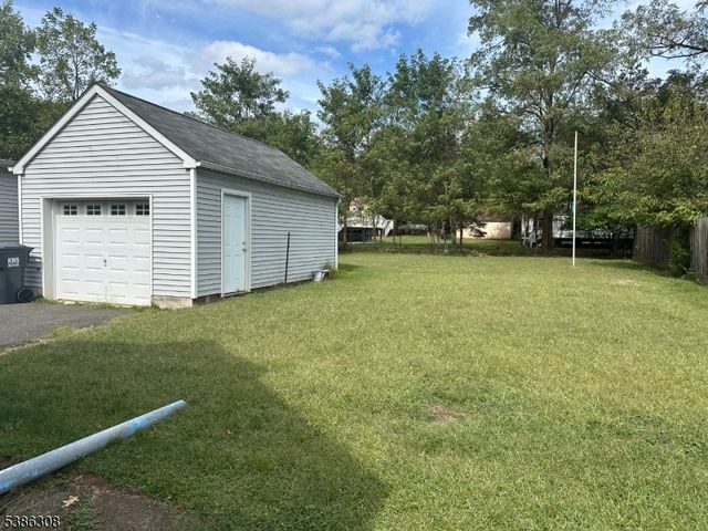 102 Pine St, Bridgewater Twp., NJ 08807