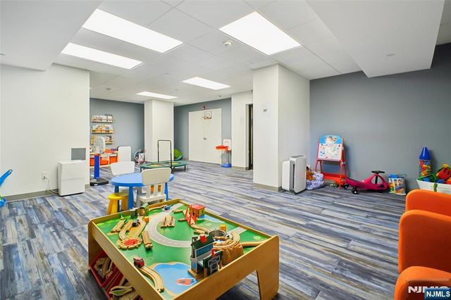 2200 N Central Road 6U, Fort Lee, NJ 07024