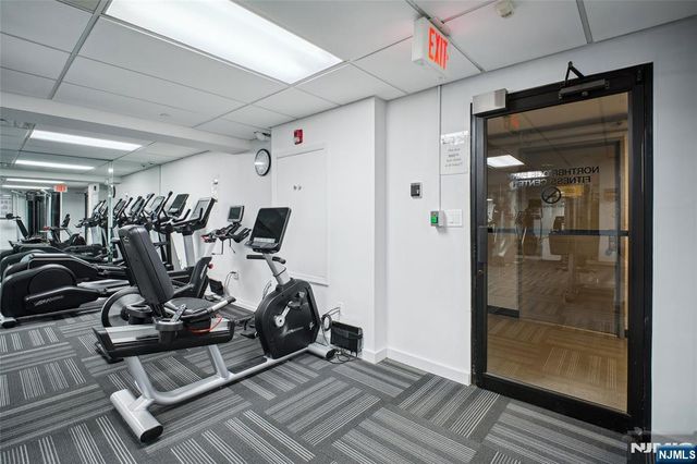2200 N Central Road 6U, Fort Lee, NJ 07024