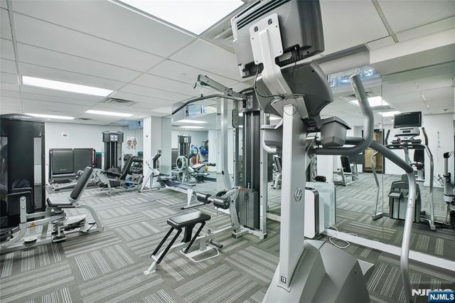 2200 N Central Road 6U, Fort Lee, NJ 07024