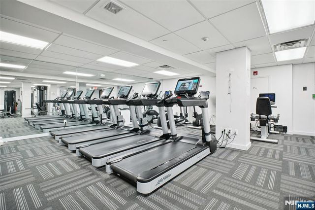 2200 N Central Road 6U, Fort Lee, NJ 07024