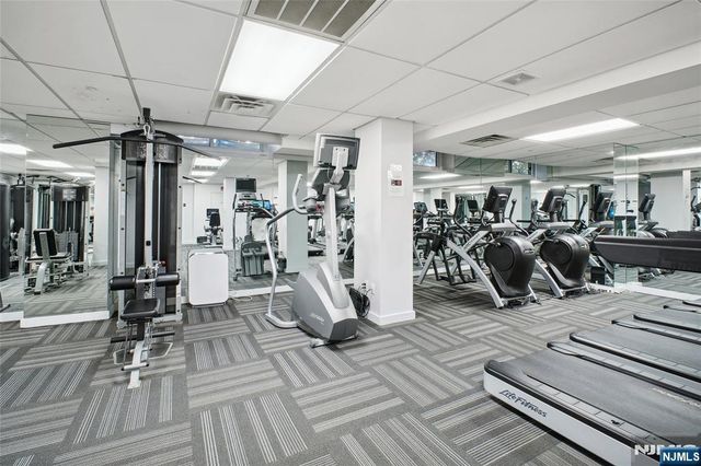 2200 N Central Road 6U, Fort Lee, NJ 07024
