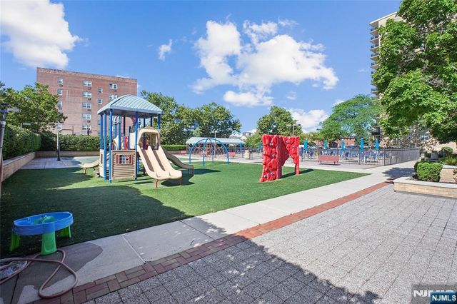 2200 N Central Road 6U, Fort Lee, NJ 07024