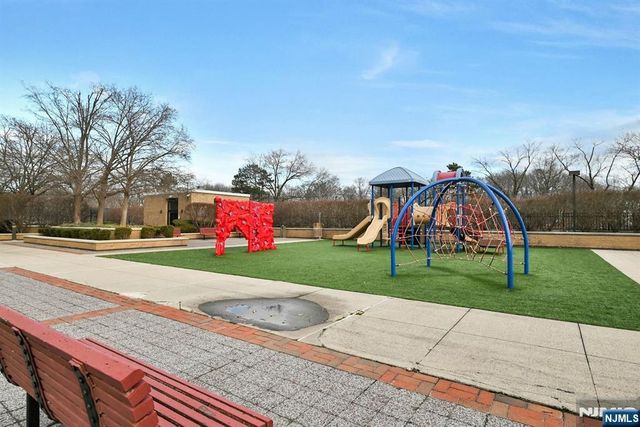 2200 N Central Road 6U, Fort Lee, NJ 07024