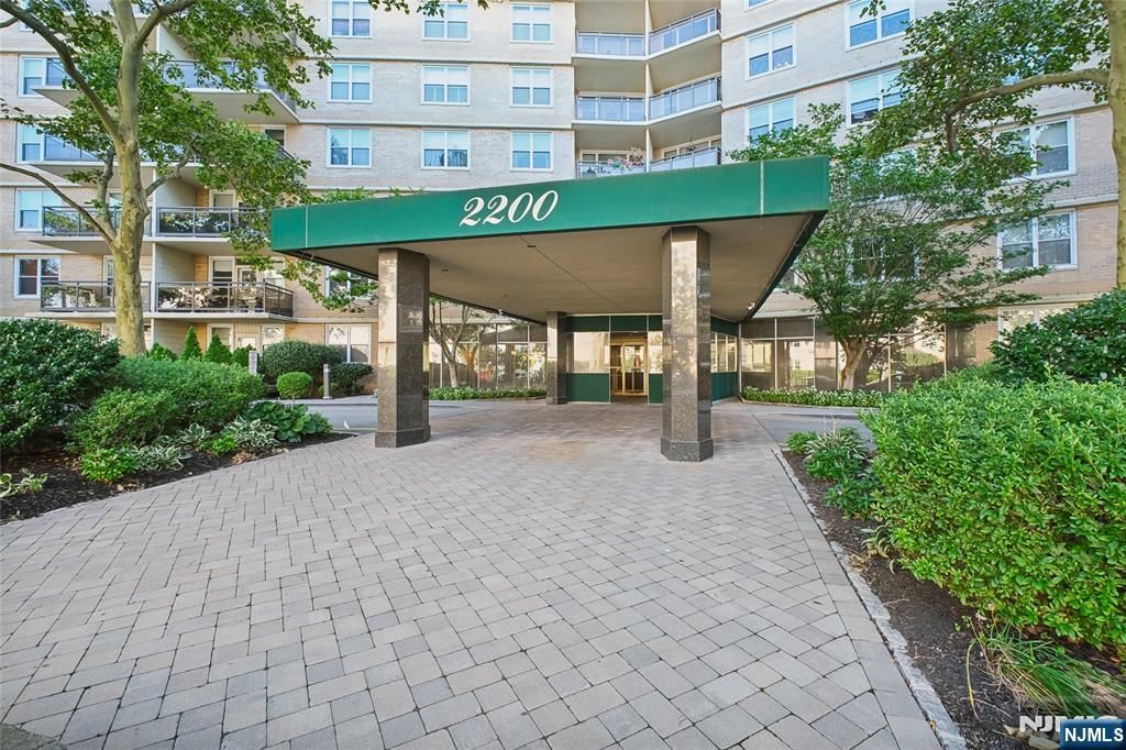 2200 N Central Road 6U, Fort Lee, NJ 07024