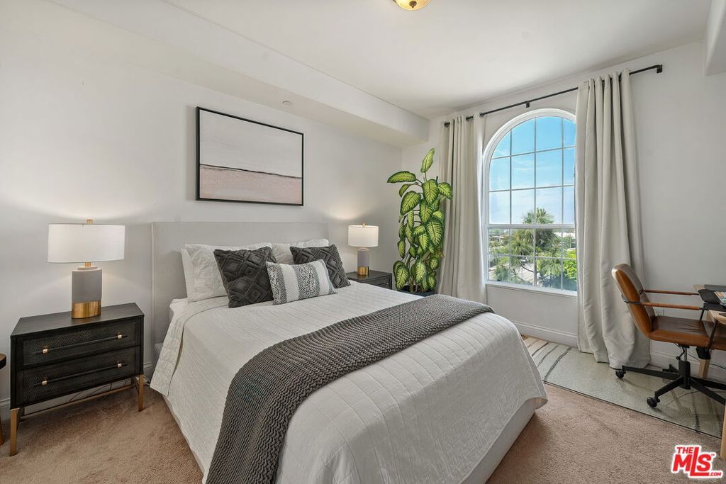 Image 16 of property listing at 12975 Agustin Place 418, Playa Vista, CA 90094