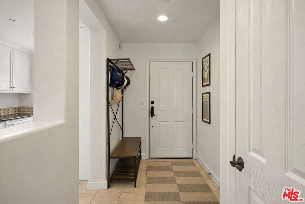 Image 28 of property listing at 12975 Agustin Place 418, Playa Vista, CA 90094