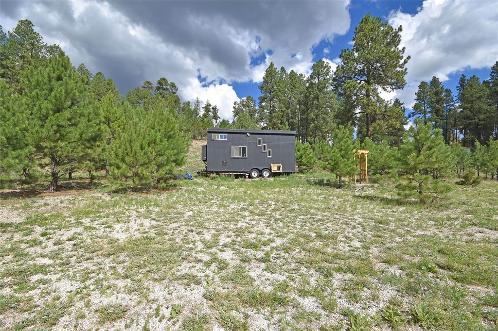Image 11 of property listing at 27.5 Acres Jemez Mountains Forest Rd 10, Jemez Springs, NM 87025