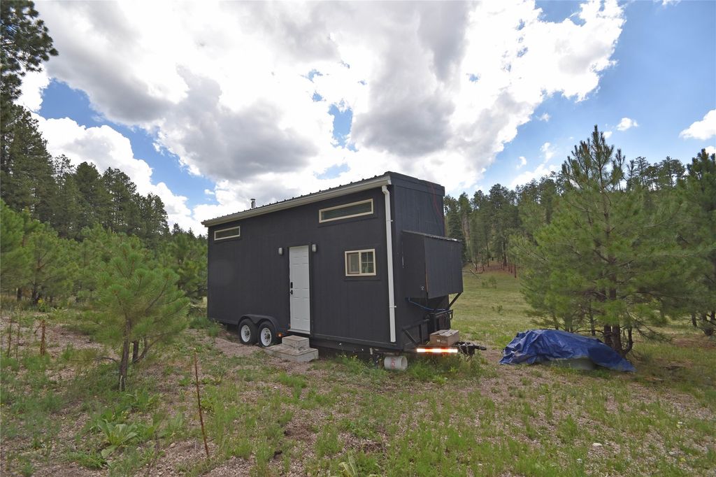 Image 15 of property listing at 27.5 Acres Jemez Mountains Forest Rd 10, Jemez Springs, NM 87025