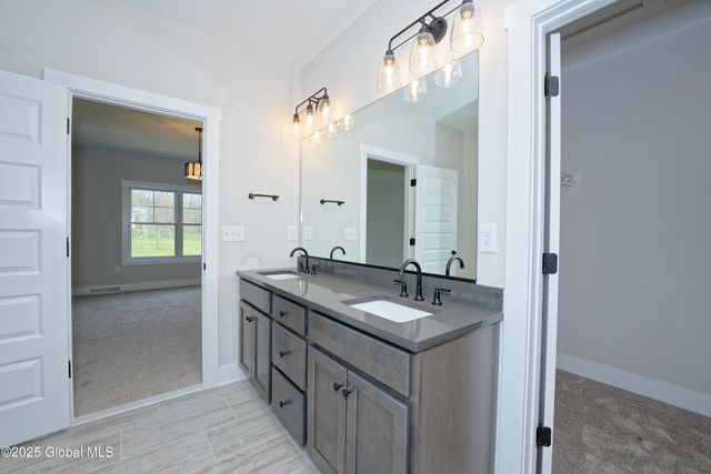 2802 Phillips Road, East Greenbush, NY 12033