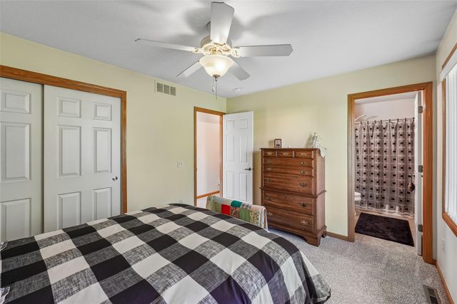 6108 NW 49th Street, Johnston, IA 50131