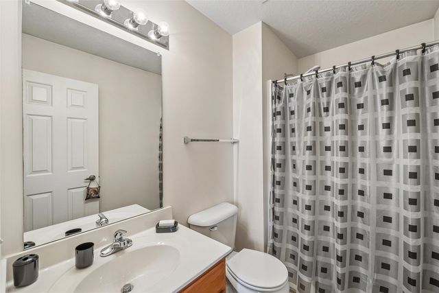 6108 NW 49th Street, Johnston, IA 50131