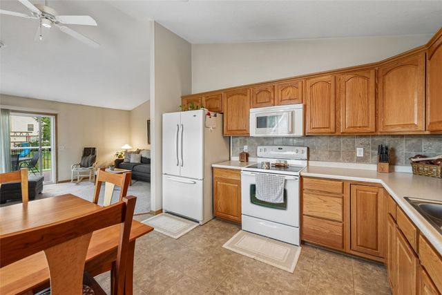 6108 NW 49th Street, Johnston, IA 50131