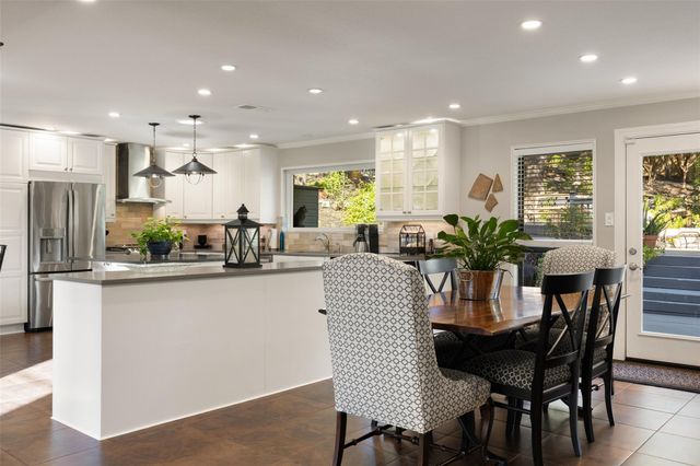 5206 Backtrail DR, Austin, TX 78731