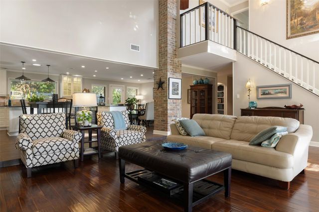 5206 Backtrail DR, Austin, TX 78731