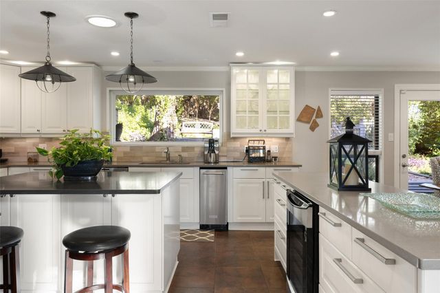 5206 Backtrail DR, Austin, TX 78731