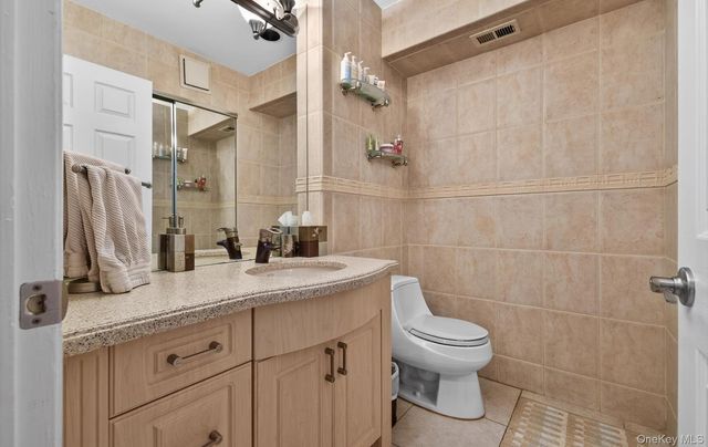 37 Aspen Drive W 37, Woodbury, NY 11797