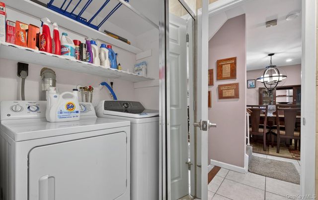 37 Aspen Drive W 37, Woodbury, NY 11797