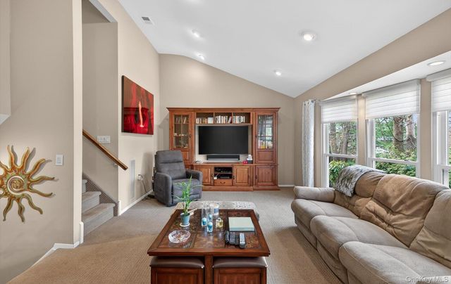 37 Aspen Drive W 37, Woodbury, NY 11797