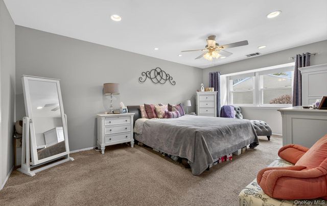 37 Aspen Drive W 37, Woodbury, NY 11797