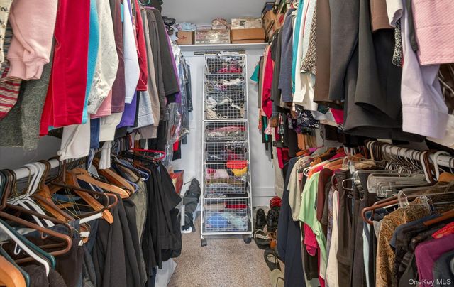 37 Aspen Drive W 37, Woodbury, NY 11797