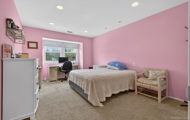 37 Aspen Drive W 37, Woodbury, NY 11797