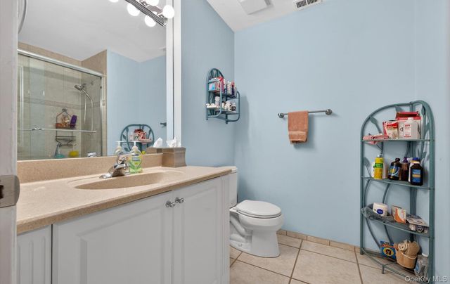 37 Aspen Drive W 37, Woodbury, NY 11797