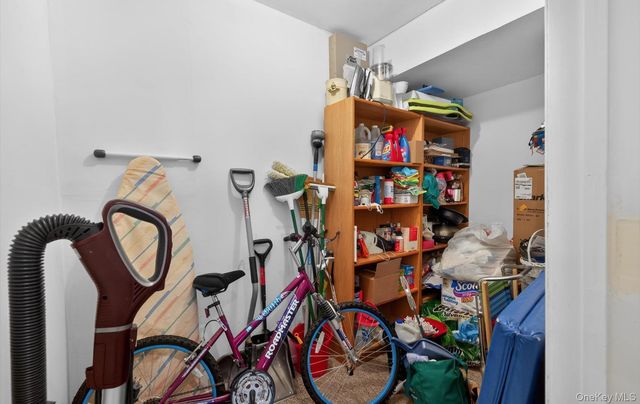 37 Aspen Drive W 37, Woodbury, NY 11797