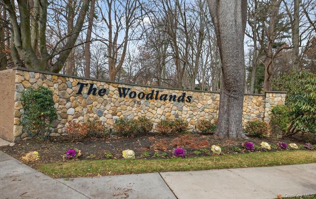 37 Aspen Drive W 37, Woodbury, NY 11797