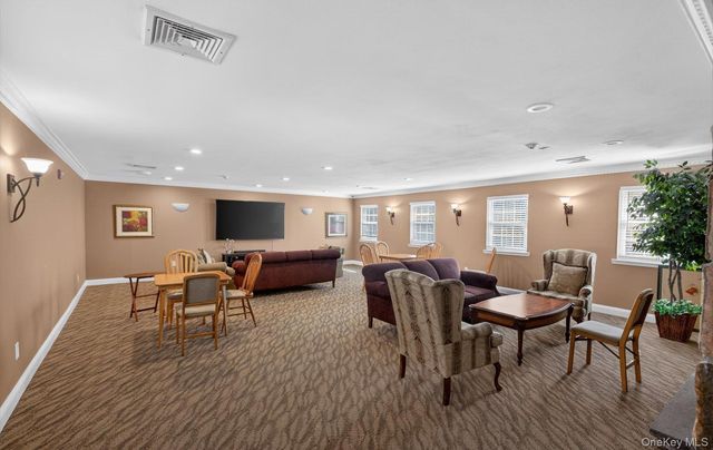 37 Aspen Drive W 37, Woodbury, NY 11797