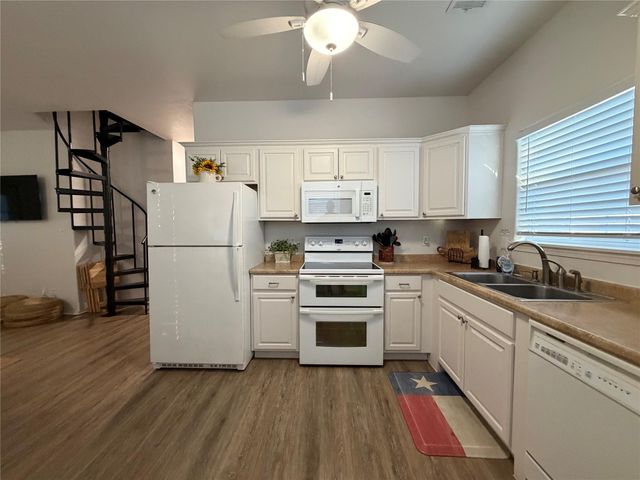 205 Woodridge, Canyon Lake, TX 78133