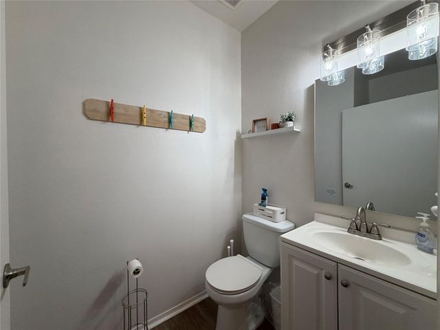 205 Woodridge, Canyon Lake, TX 78133