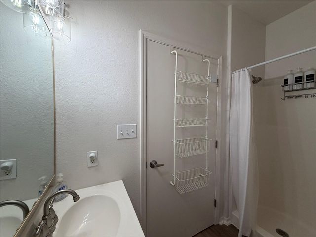 205 Woodridge, Canyon Lake, TX 78133