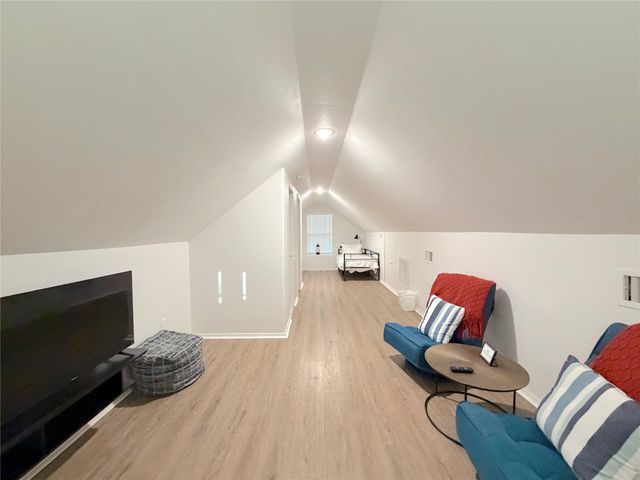 205 Woodridge, Canyon Lake, TX 78133