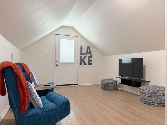 205 Woodridge, Canyon Lake, TX 78133