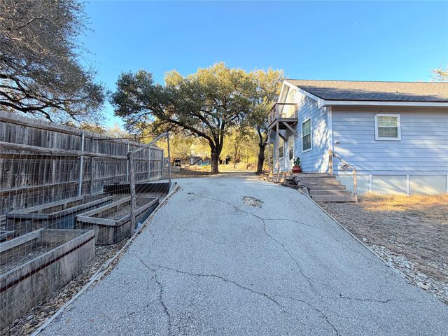 205 Woodridge, Canyon Lake, TX 78133