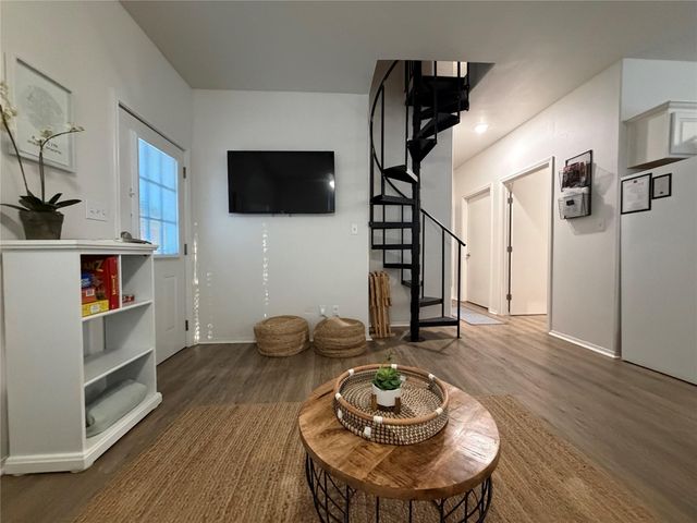 205 Woodridge, Canyon Lake, TX 78133