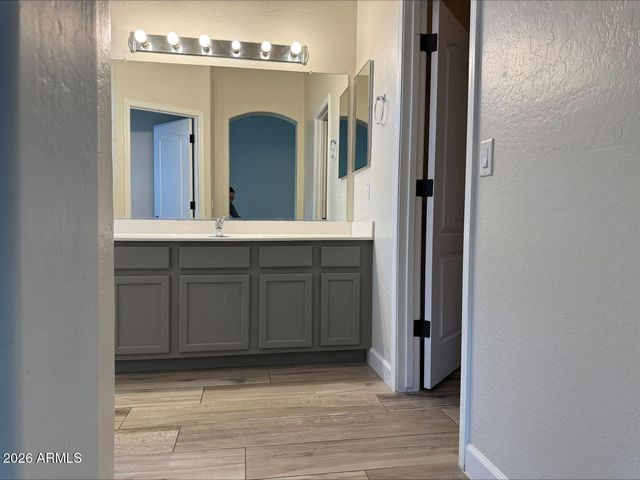 17044 W BRISTOL Lane, Surprise, AZ 85374