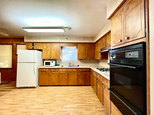 2007 Arkansas Avenue, Conway, AR 72034