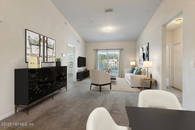 8201 GREEN PARROT Road, 307, Jacksonville, FL 32256