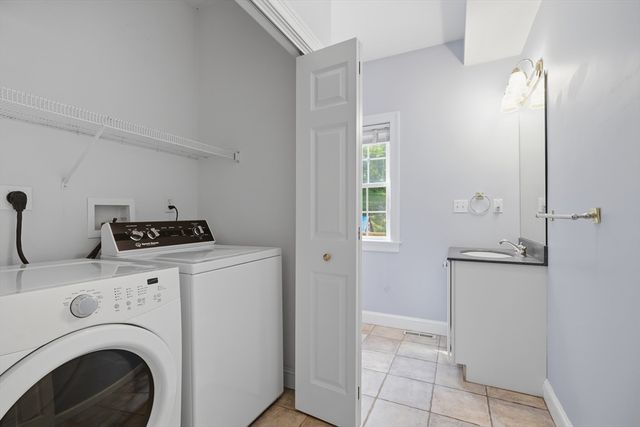 61 Indian Head Road, Framingham, MA 01701