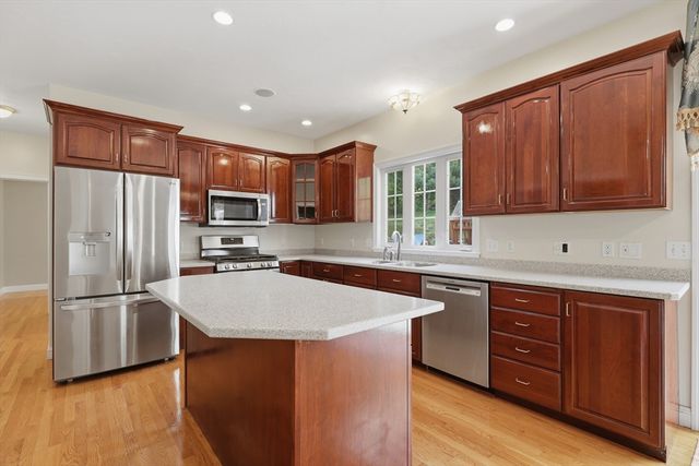 61 Indian Head Road, Framingham, MA 01701